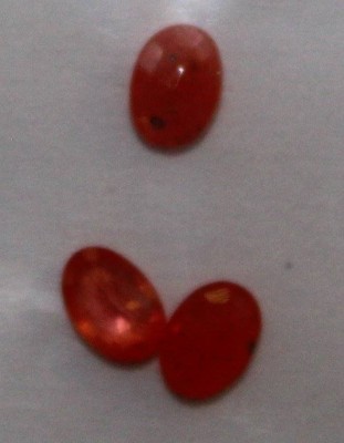 Auktion 364<br>3 erhitze Rubine, ca. 1,4ct [1]