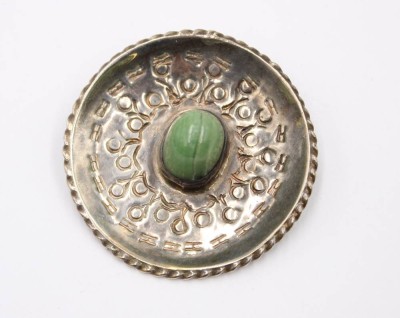 Auktion 364<br>Sterling-Brosche, grüner Stein (gebrochen), Mexiko, 11,9gr., D-4,5cm [1]