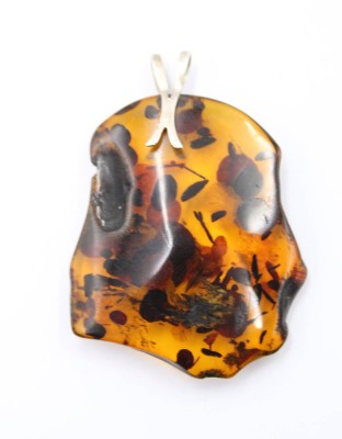 Auktion 364<br>Bernstein-Anhänger, 7,8gr., L-4,7cm [1]