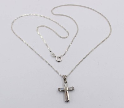 Auktion 364<br>Kreuzanhänger an Kette, 925er Silber, klare Steine, zus. ca. 4,6gr., L-45cm Anh. L-2,5cm [1]