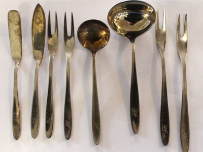 Auktion 364<br>8x div. Vorlegeteile, 800er Silber, 328gr., Ziermonogramm 