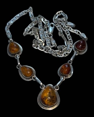 Auktion 364<br>Silbercollier -925- mit Bernsteinen, L-47 cm, 10,9 gr [1]