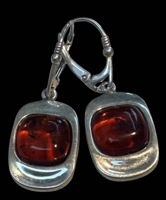 Auktion 364<br>Paar Silber-925- Ohrhänger mit Bernstein, L-4 cm, 7,4 gr. [1]
