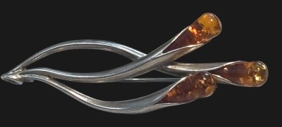 Auktion 364<br>Brosche, Silber-925- mit 3 Bernsteinen, L-5,5 cm, 6,4 gr. [1]