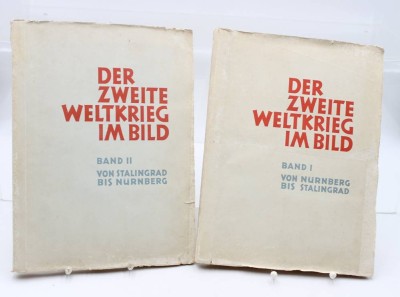 Auktion 364<br>Sammelalben, Der Zweite Weltkrieg im Bild, 1. u. 2. Band, je kompl. Einbände mit Läsuren [1]
