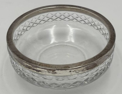 Auktion 364<br>Kristallschale mit Silberrand  -925-