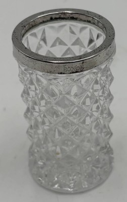 Auktion 364<br>Zahnstocher Behälter mit Silberrand -800-, H-7 cm, D-4 cm [1]