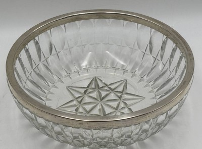 Auktion 364<br>grosse Kristallschale mit Silberrand 