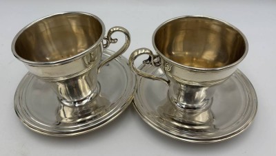 Auktion 364<br>2x gr. Schokoladen-Tassen mit U.T., plated, guter Zustand, H-9 cm, D-9 cm [1]