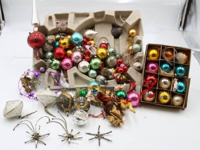 Auktion 364<br>Konvolut  meist alter Weihnachstkugeln u. Christbaumschmuck [1]