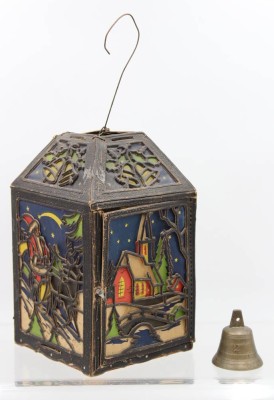 Auktion 364<br>alte Weihnachtslaterne, Pappe, div. kl. Beschädigungen, anbei kl. Messing-Glocke, ca. H-23,5cm [1]