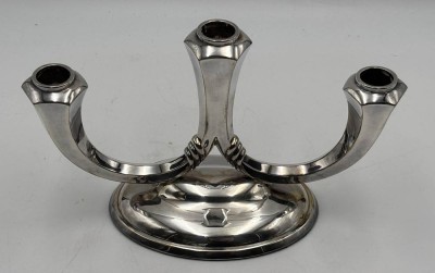Auktion 364<br>3 flammiger Kerzenhalter, plated, guter Zustand, H-14 cm, B-20 cm [1]