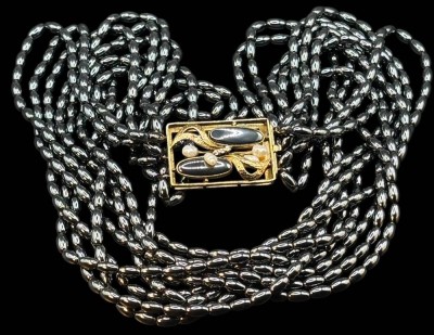 Auktion 364<br>9 reihiges Hämatid Collier mit grosser Double-Schliesse, L-ca. 48 cm, 168 gr [1]