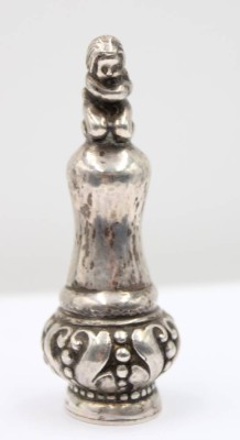 Auktion 364<br>Art-Déco Petschaft in Silber (gepr.), wohl gefüllt, 81,5gr., H-9cm [1]