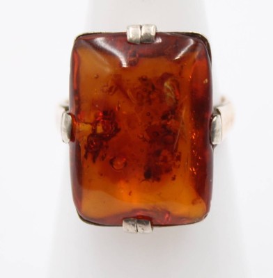 Auktion 365<br>Bernsteinring, 333er Gold, um 1920, ca. 3,9gr., RG 50 [1]