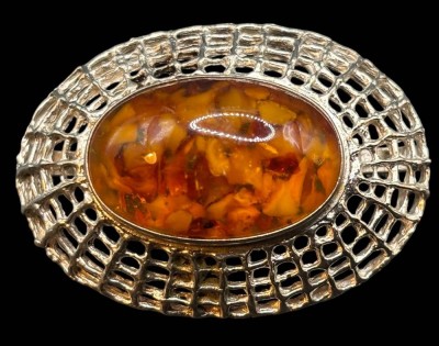 Auktion 365<br>ovale Brosche mit Bernstein, Silber-835-, Fischland, 4x3 cm, 10,9 gr [1]