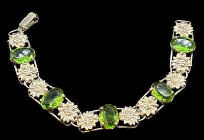 Auktion 365<br>Silber-Armband-835- mit grünen Peridot und Edelweiss, L-19 cm, 20,5 gr. [1]