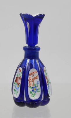 Auktion 365<br>Flacon , blaues Glas mit floraler Emaillemalerei, bez. 