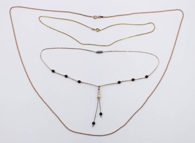 Auktion 365<br>3 x Silberketten - 1 x mit Onyx Kugeln . [1]