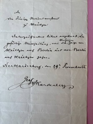 Auktion 365<br>K urze handschriftliche Notiz des Grafen von Hardenberg, gegeben auf Schloss  Neuhardenberg, 29.December (18)66, BG 20x14 cm [1]