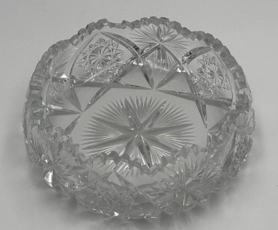 Auktion 365<br>schwere  vintage Kristallschale mit Zackenrand und Schliff, H-6 cm, D-19 cm [1]