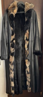 Auktion 365<br>Damenmantel mit Kaninchenfell, Gr. 44 [1]