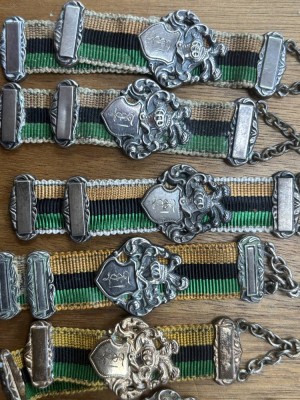 Auktion 365<br>6x studentische Bierzipfel, Silbermonturen, 5x Widmungen  50-er Jahre, 1x (18)93 [1]