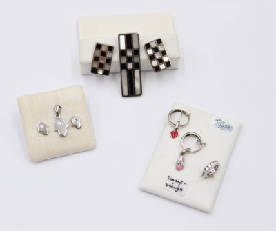 Auktion 365<br>2x Sets, Ohrstecker und Anhänger sowie 3 Einzel-Ohrhänger, Silber, S/W-Anhänger L-3,5cm [1]