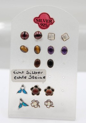 Auktion 365<br>8 Paare div. Ohrstecker, Silber, je mit Steinbesatz, ca. D-0,8cm [1]