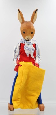 Auktion 365<br>gr. Hase,  Manufaktur Lotte Sievers-Hahn, ca. H-40cm [1]