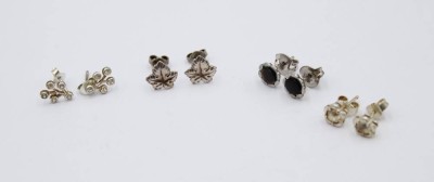 Auktion 365<br>4 Paar div. Silber-Ohrstecker, zus. 4,5gr. [1]