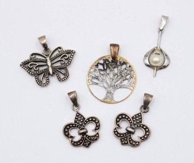Auktion 365<br>5x div. Silber-Anhänger, zus. 16,4gr., ca. L-3cm [1]