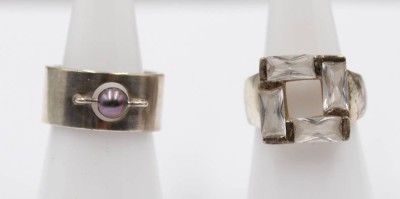 Auktion 365<br>2x div. Silber-Ringe, Steinbesatz, zus. 17,9gr., ca. RG 54 [1]