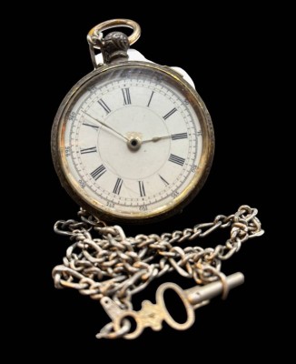 Auktion 365<br>alte Herrentaschenuhr mit Schlüsselwerk, läuft, lange Kette mit Schlüssel anbei, D-4,5 cm [1]