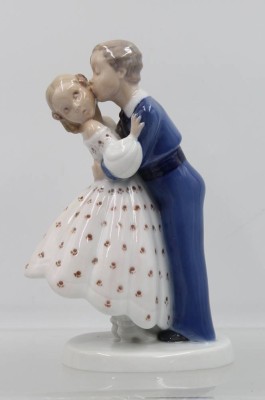 Auktion 365<br>Figurengruppe, Hans und Trine, Bing & Gröndahl, Modellnr. 2162, Entw. Claire Weiss, polychrome Unterglasurmalerei, H-19cm [1]