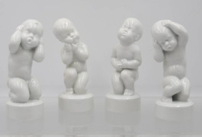 Auktion 365<br>4x sogen. Schmerzkinder, Bing & Gröndahl, Weißporzellan, Kopf-, Ohren-, Zahn- u. Bauchweh, ca. H-11,5cm [1]