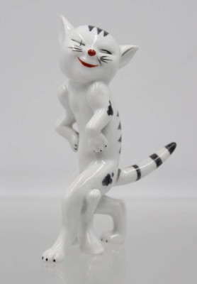 Auktion 365<br>tanzende Katze, Aelteste Volkstedt, S/W bemalt, ca. H-10,5cm [1]