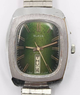 Auktion 365<br>Vintage-Armbanduhr, Slava, Handaufzug, Werk läuft kurz an, getragene Erhaltung, 4,4 x 3,5cm [1]