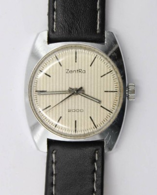 Auktion 365<br>Vintage-Armbanduhr, ZentRa, Handaufzug, Werk läuft, getragene Erhaltung, D- 3,3cm [1]