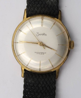 Auktion 365<br>Vintage-Armbanduhr, ZentRa, Handaufzug, Werk läuft, getragene Erhaltung, D- 3,3cm [1]
