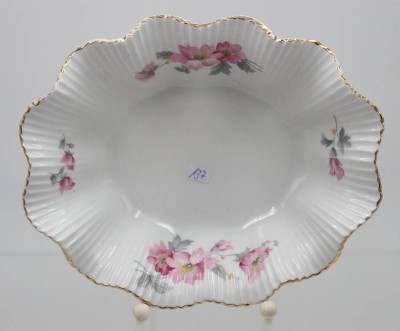 Auktion 365<br>Schale von Steinmann Tiefenfurt mit floralem Dekor . [1]