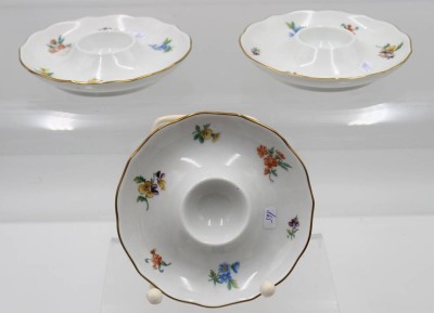 Auktion 365<br>3 Eierbecher von Hutschenreuther mit Blümchen-Dekor  [1]