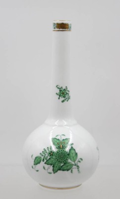Auktion 365<br>Keulenvase, Herend, Aponyi grün, H-19cm [1]