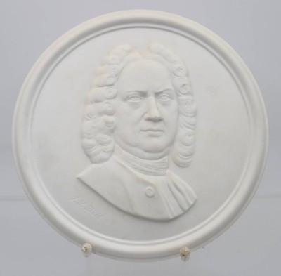 Auktion 370<br>Portrait-Reliefplatte, J.S.Bach, Classic Rose, Weißporzellan, ca. D-21cm [1]