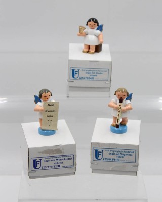 Auktion 365<br>3x div. Erzgebirge-Engel, Fa. Uhlig Seiffen, orig. Kartons, ca. H-5,5cm [1]