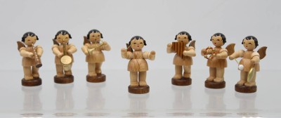 Auktion 365<br>7tlg. Erzgebirge-Engelsgruppe Fa. Uhlig Seiffen, orig. Karton, ca. H-5,5cm [1]