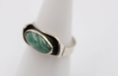 Auktion 365<br>Georg Kramer Ring, 835er Silber, mit einem grünem marmorierten Stein, RG 53, 4,0 gr. [1]