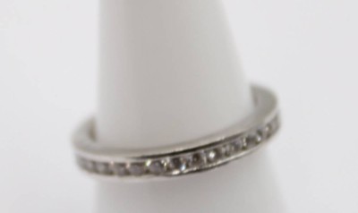 Auktion 365<br>Silber Ring mit weißen Steinen, 925er Silber, RG 57, 3,8 gr. [1]