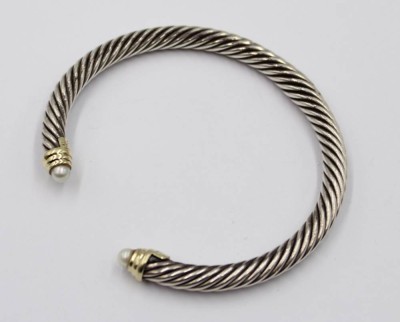 Auktion 365<br>Armreif D.Y. DAVID YURMAN vintage, Gold 585 und Silber 925, 26,2 gr.,mit Perlen an Enden [1]