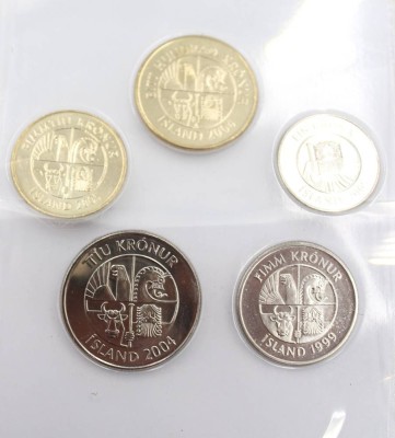 Auktion 371<br>Münzset, Kronen, Island 2004 - 2005, eingeschweisst [1]